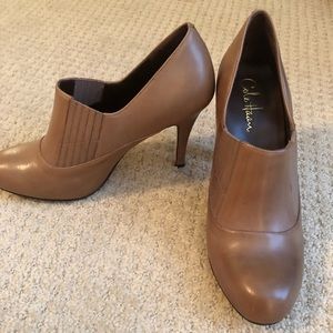 Cole Haan/Nike Air tan ankle boots - Sz 9